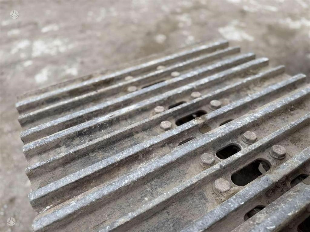 Crawler excavator Komatsu PC 190 LC-8: picture 18