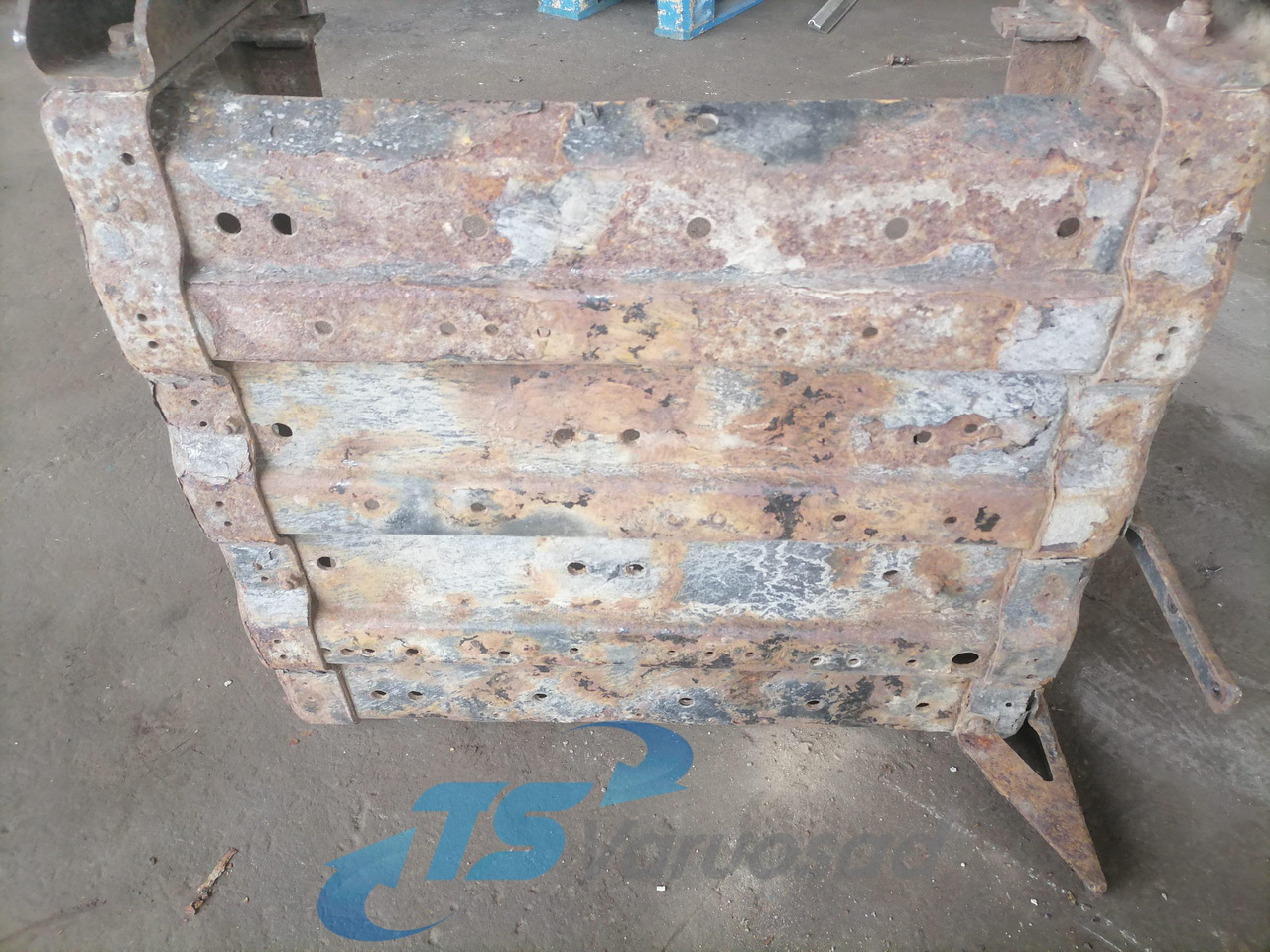 MAN Battery box 81418605376 - Battery for Truck: picture 2 MAN Battery box 81418605376 - Battery for Truck: picture 2