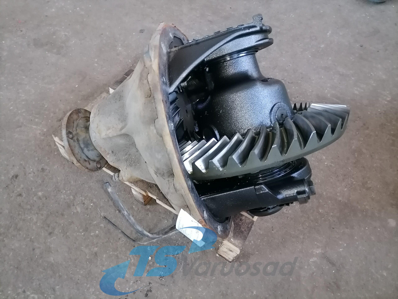 Mercedes-Benz Reduktor HL 6/3 DCLS - 13 / 2,846 A0003504303 - Final drive for Truck: picture 4 Mercedes-Benz Reduktor HL 6/3 DCLS - 13 / 2,846 A0003504303 - Final drive for Truck: picture 4
