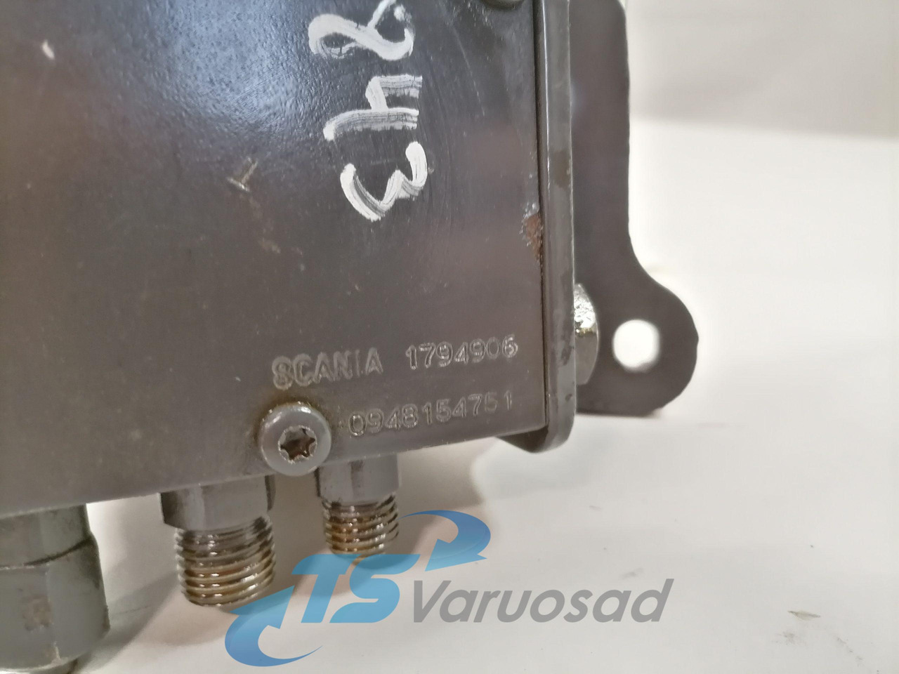 Scania Cab tilting pump 1794906 - Cab suspension for Truck: picture 5 Scania Cab tilting pump 1794906 - Cab suspension for Truck: picture 5