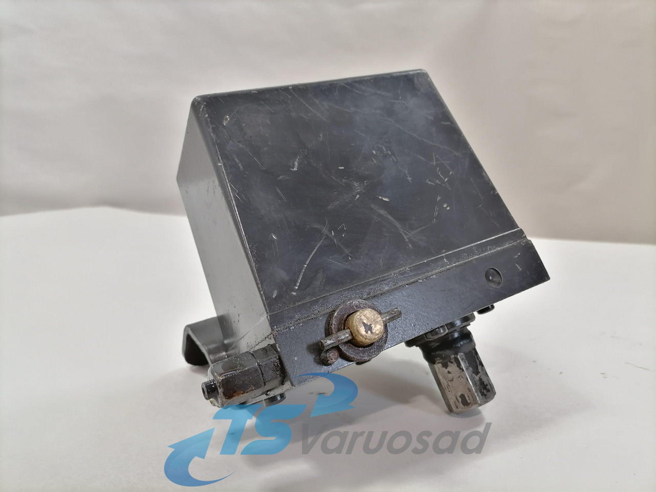 Scania Cab tilting pump 1794906 - Cab suspension for Truck: picture 4 Scania Cab tilting pump 1794906 - Cab suspension for Truck: picture 4