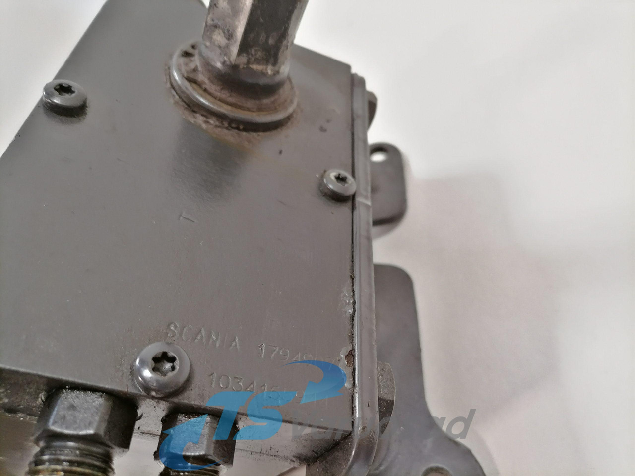 Scania Cab tilting pump 1794907 - Cab suspension for Truck: picture 3 Scania Cab tilting pump 1794907 - Cab suspension for Truck: picture 3