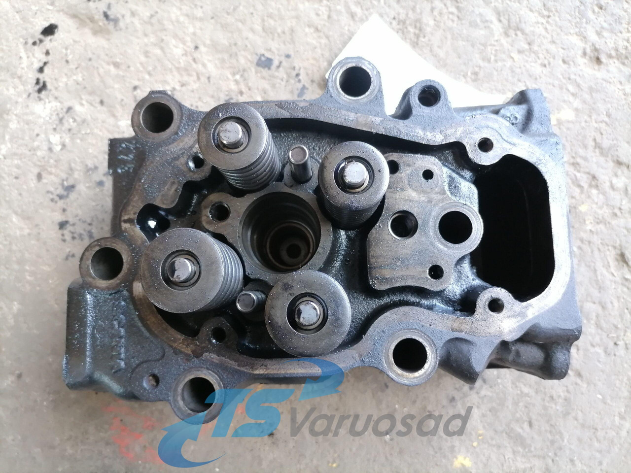 Scania Cylinder head, XPI 1874583 - Cylinder head for Truck: picture 2 Scania Cylinder head, XPI 1874583 - Cylinder head for Truck: picture 2
