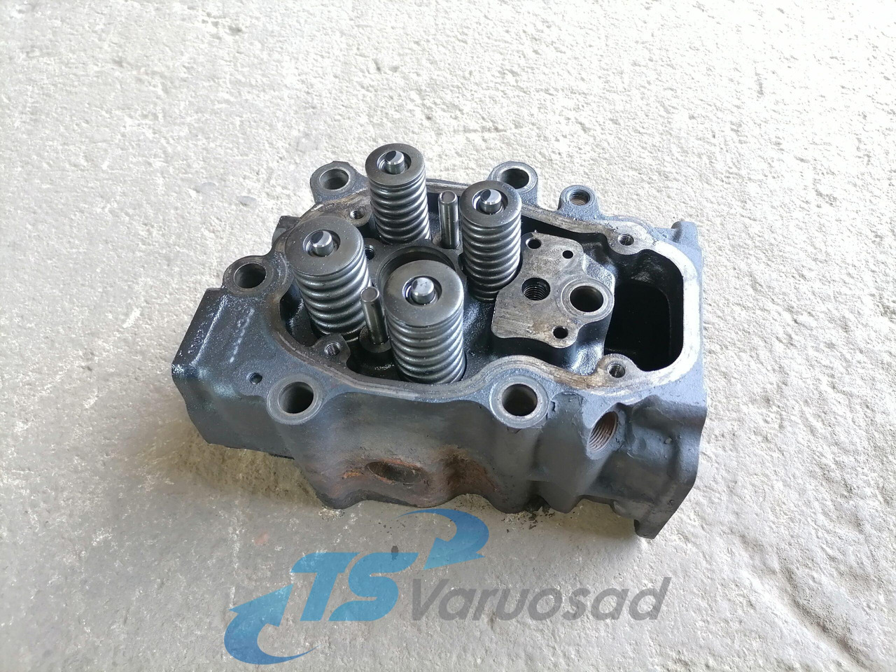 Scania Cylinder head, XPI 1874583 - Cylinder head for Truck: picture 1 Scania Cylinder head, XPI 1874583 - Cylinder head for Truck: picture 1