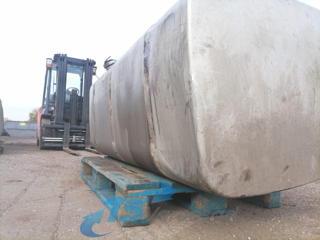 Scania Kütusepaak 700L 1517309 - Fuel tank for Truck: picture 4 Scania Kütusepaak 700L 1517309 - Fuel tank for Truck: picture 4