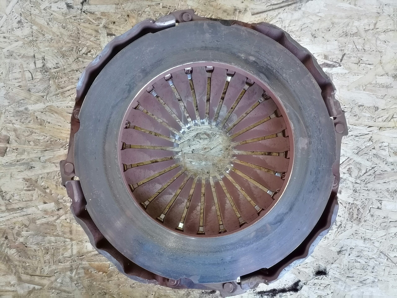 Volvo Clutch cover 21615193 - Clutch and parts for Truck: picture 4 Volvo Clutch cover 21615193 - Clutch and parts for Truck: picture 4