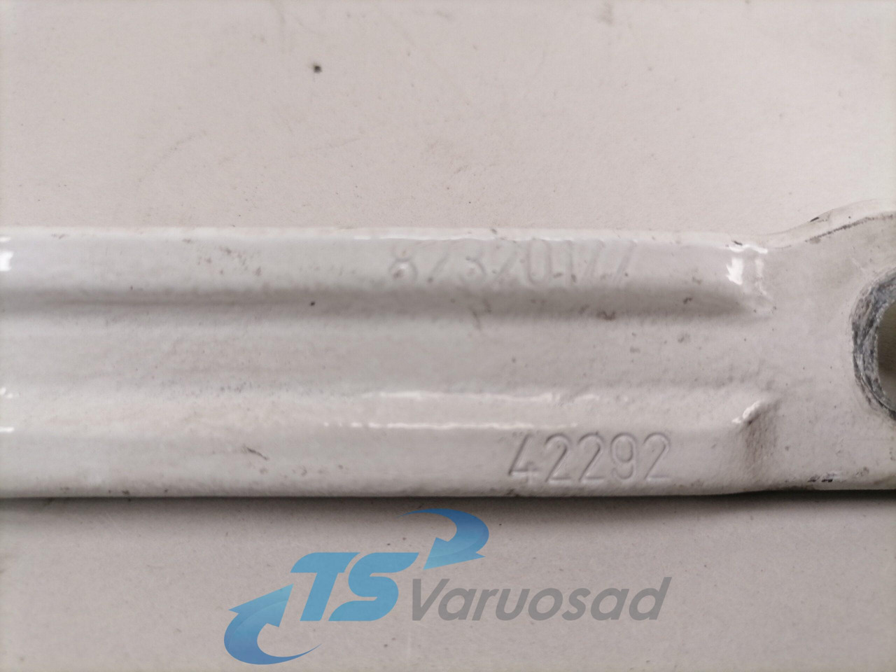 Volvo Iluvõre kandurhing 82320177 - Grill for Truck: picture 2 Volvo Iluvõre kandurhing 82320177 - Grill for Truck: picture 2