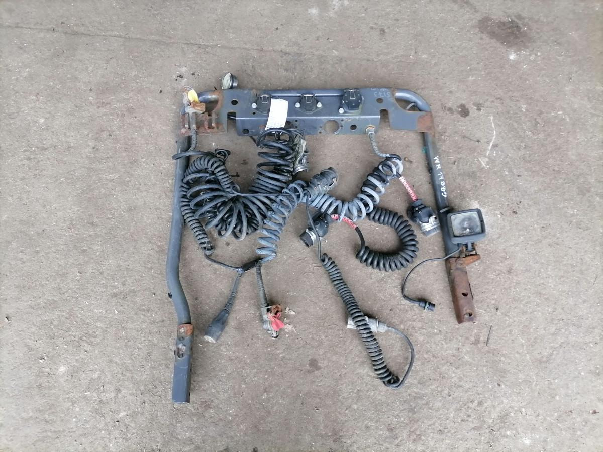 Volvo Kabiini tagune haagise pistikute kinnitusraam 1629142 - Frame/ Chassis for Truck: picture 3 Volvo Kabiini tagune haagise pistikute kinnitusraam 1629142 - Frame/ Chassis for Truck: picture 3