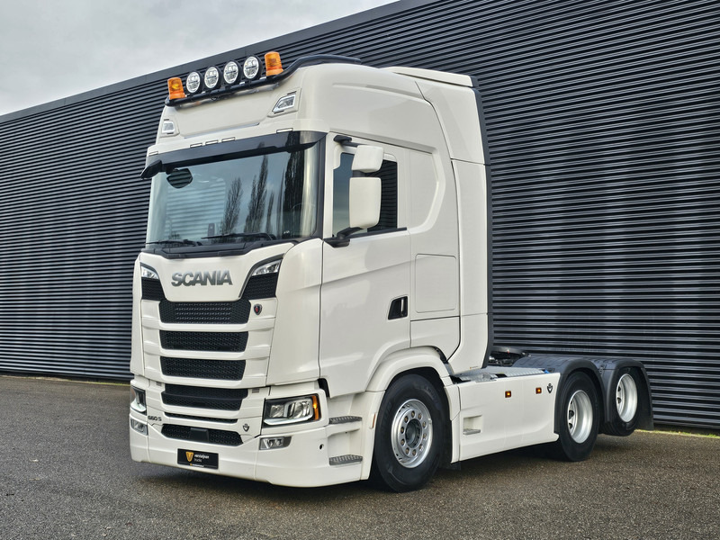 Scania S660 V8 6x2 BOOGIE / RETARDER / FULL AIR / 2 TANKS - Tractor unit: picture 1 Scania S660 V8 6x2 BOOGIE / RETARDER / FULL AIR / 2 TANKS - Tractor unit: picture 1
