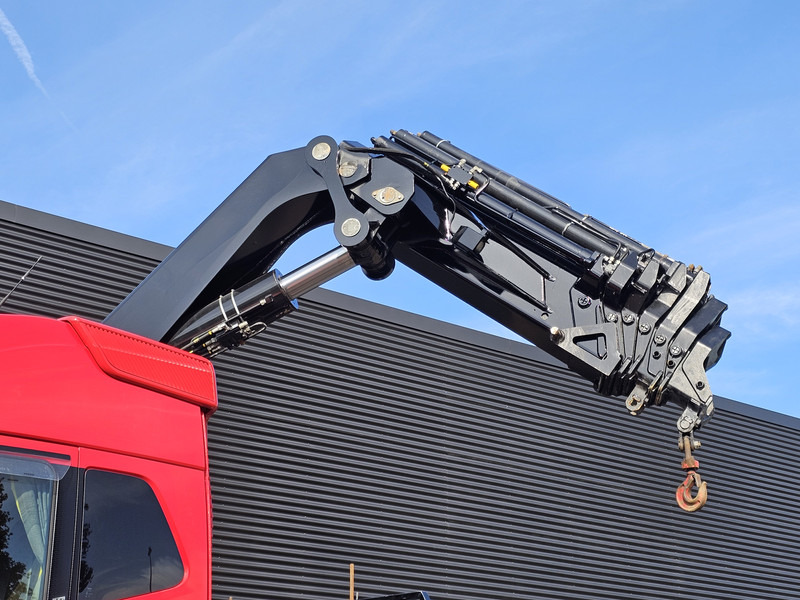 Volvo FH 16.650 8x4 / HIAB 105 t/m CRANE / KRAN - Crane truck: picture 4 Volvo FH 16.650 8x4 / HIAB 105 t/m CRANE / KRAN - Crane truck: picture 4