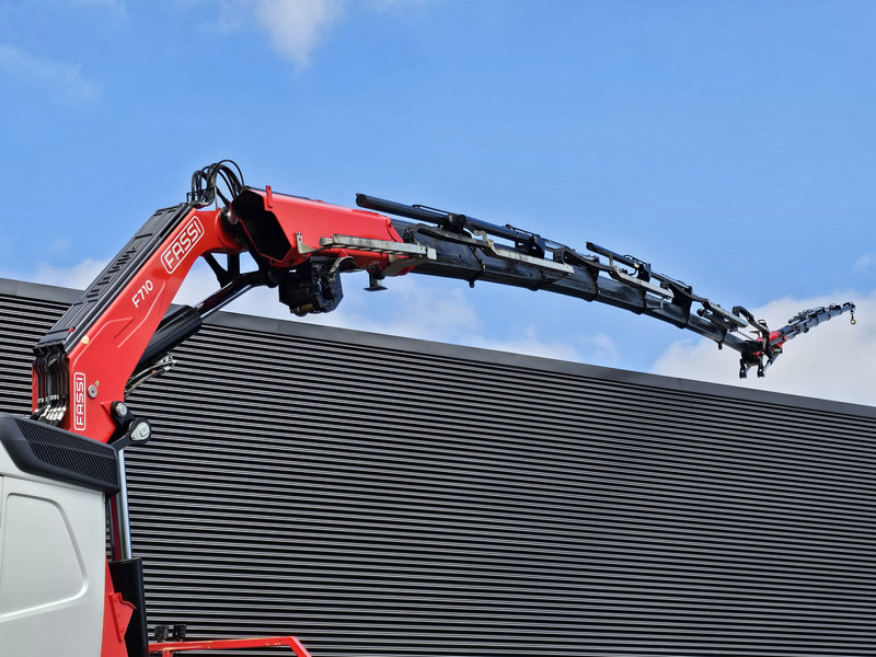Volvo FH 540 8x4-4 / FASSI 71 t/m CRANE + JIB WINCH / KRAN / GRUA - Dropside/ Flatbed truck, Crane truck: picture 2 Volvo FH 540 8x4-4 / FASSI 71 t/m CRANE + JIB WINCH / KRAN / GRUA - Dropside/ Flatbed truck, Crane truck: picture 2