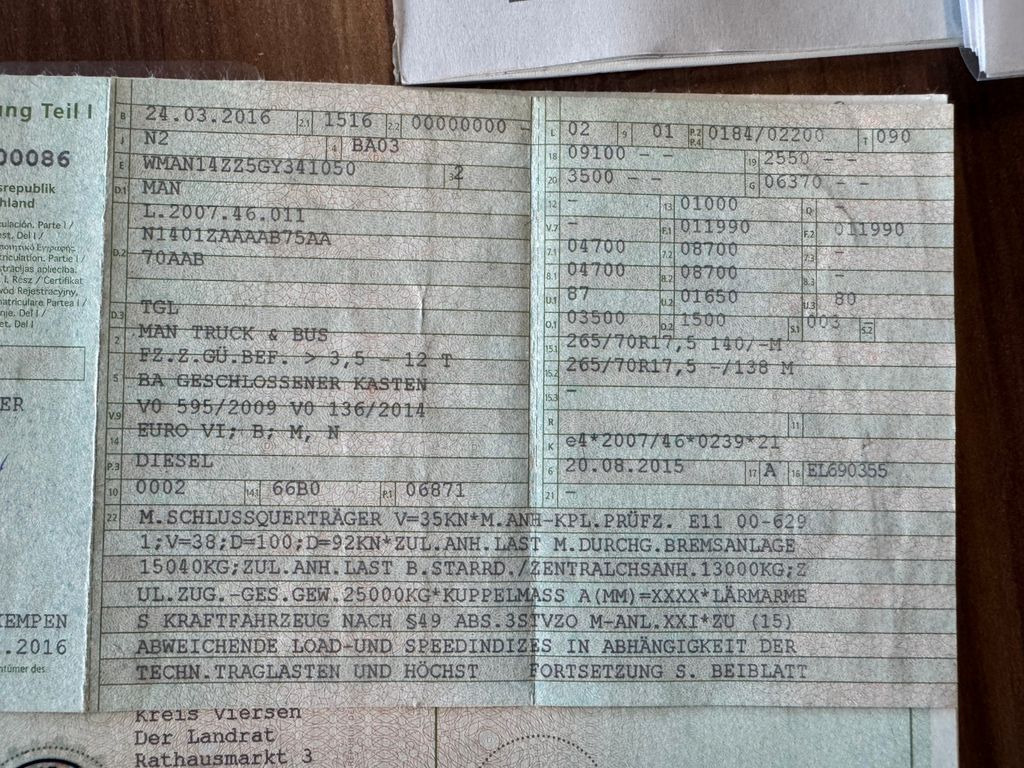 MAN 12.250 4X2 Koffer LBW Klima Diff.Sperre AHK MAN 12.250 4X2 Koffer LBW Klima Diff.Sperre AHK - Box truck: picture 2 MAN 12.250 4X2 Koffer LBW Klima Diff.Sperre AHK MAN 12.250 4X2 Koffer LBW Klima Diff.Sperre AHK - Box truck: picture 2