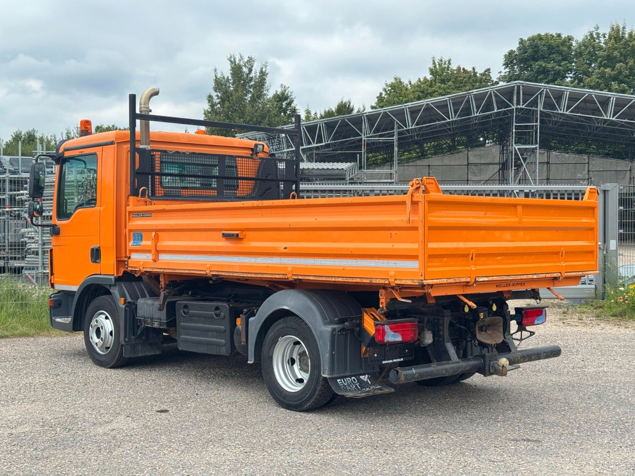 MAN 8.220 4x2 Meiller 3S. Kipper | Sperrdiff. | AHK - Tipper: picture 4 MAN 8.220 4x2 Meiller 3S. Kipper | Sperrdiff. | AHK - Tipper: picture 4
