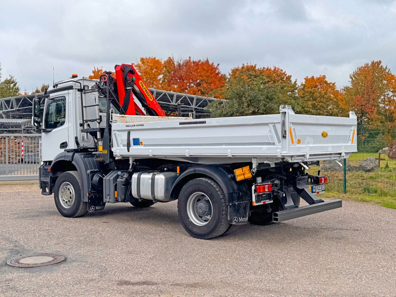 Tipper Mercedes-Benz 1840 2140 4X2 Kipper % Kran mit Funk Top Zust.: picture 10 Tipper Mercedes-Benz 1840 2140 4X2 Kipper % Kran mit Funk Top Zust.: picture 10