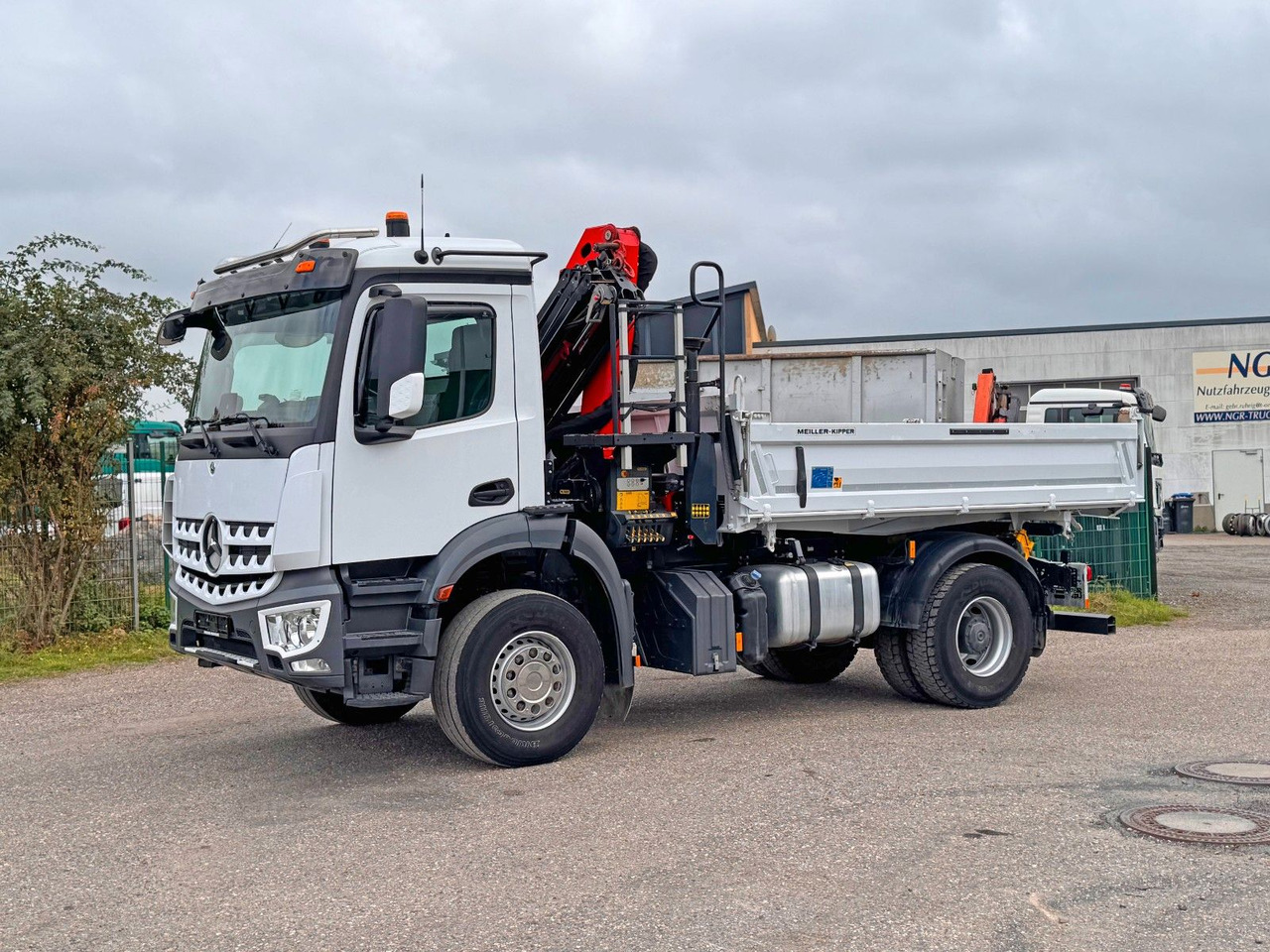 Tipper Mercedes-Benz 1840 2140 4X2 Kipper % Kran mit Funk Top Zust.: picture 9 Tipper Mercedes-Benz 1840 2140 4X2 Kipper % Kran mit Funk Top Zust.: picture 9