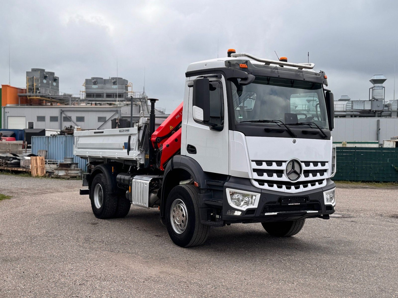 Tipper Mercedes-Benz 1840 2140 4X2 Kipper % Kran mit Funk Top Zust.: picture 7 Tipper Mercedes-Benz 1840 2140 4X2 Kipper % Kran mit Funk Top Zust.: picture 7