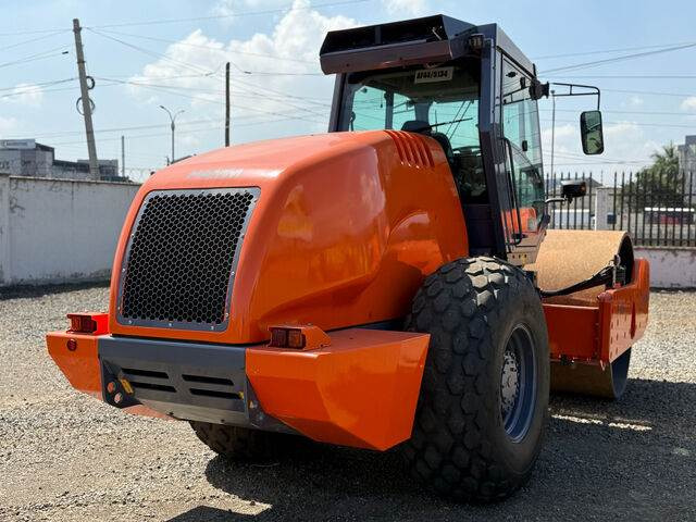 Hamm 320 - Compactor: picture 2 Hamm 320 - Compactor: picture 2