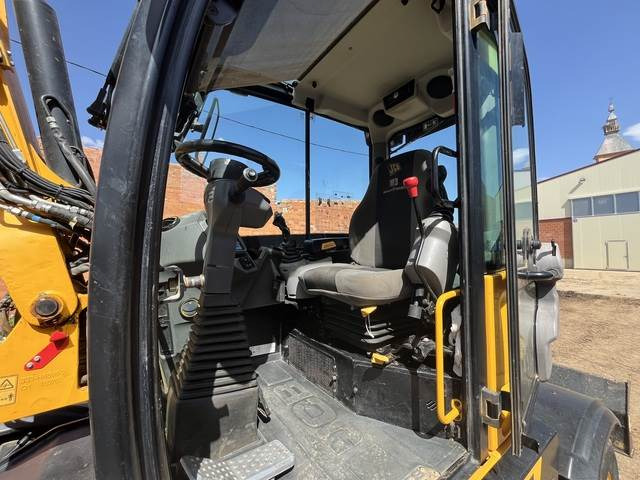 Wheel excavator JCB HD110WTT4: picture 22