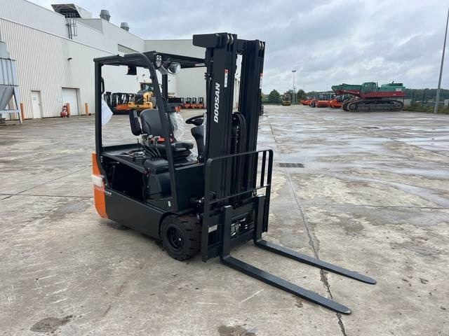 Doosan B20T-7 PLUS - Electric forklift: picture 4 Doosan B20T-7 PLUS - Electric forklift: picture 4