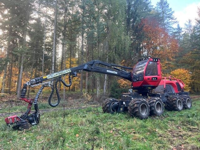Komatsu XH901XC-6 - Forestry harvester: picture 1 Komatsu XH901XC-6 - Forestry harvester: picture 1