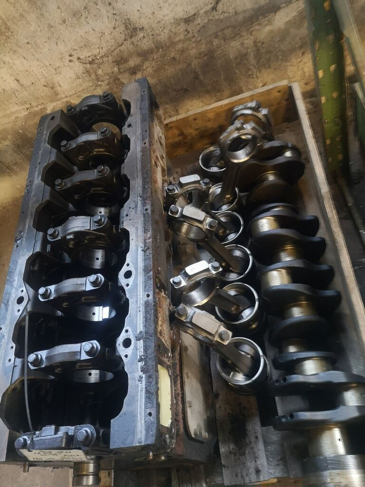DAF Ersatztteile 0281010045 DAF XF 95 - Cylinder block for Truck: picture 4 DAF Ersatztteile 0281010045 DAF XF 95 - Cylinder block for Truck: picture 4