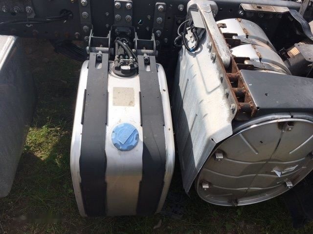Renault Abgasanlage / Rußpartikelfilter / AdBlue-Anlage Renault Premium - AdBlue tank for Truck: picture 1 Renault Abgasanlage / Rußpartikelfilter / AdBlue-Anlage Renault Premium - AdBlue tank for Truck: picture 1