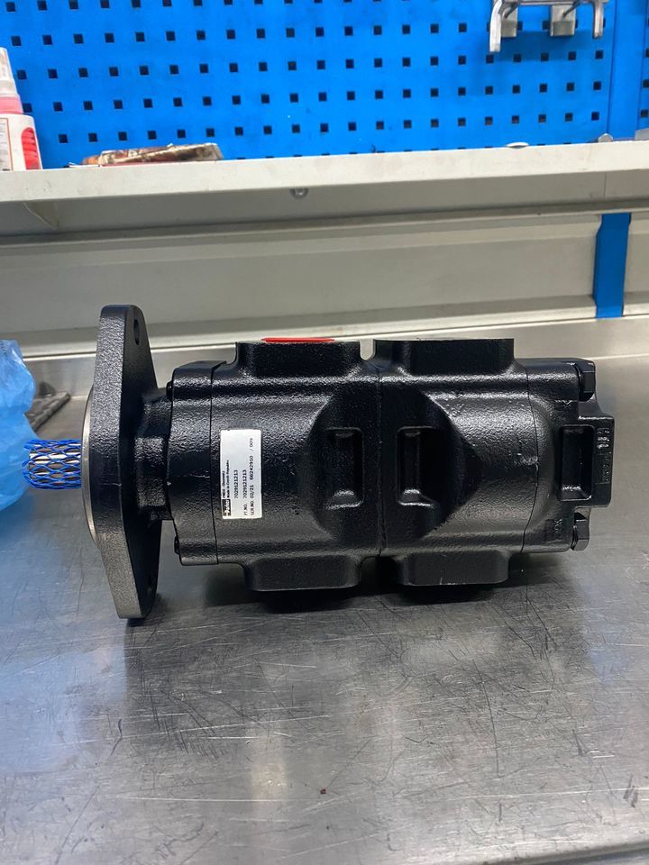 PARKER 7029121213 - Hydraulic pump for Construction machinery: picture 1 PARKER 7029121213 - Hydraulic pump for Construction machinery: picture 1