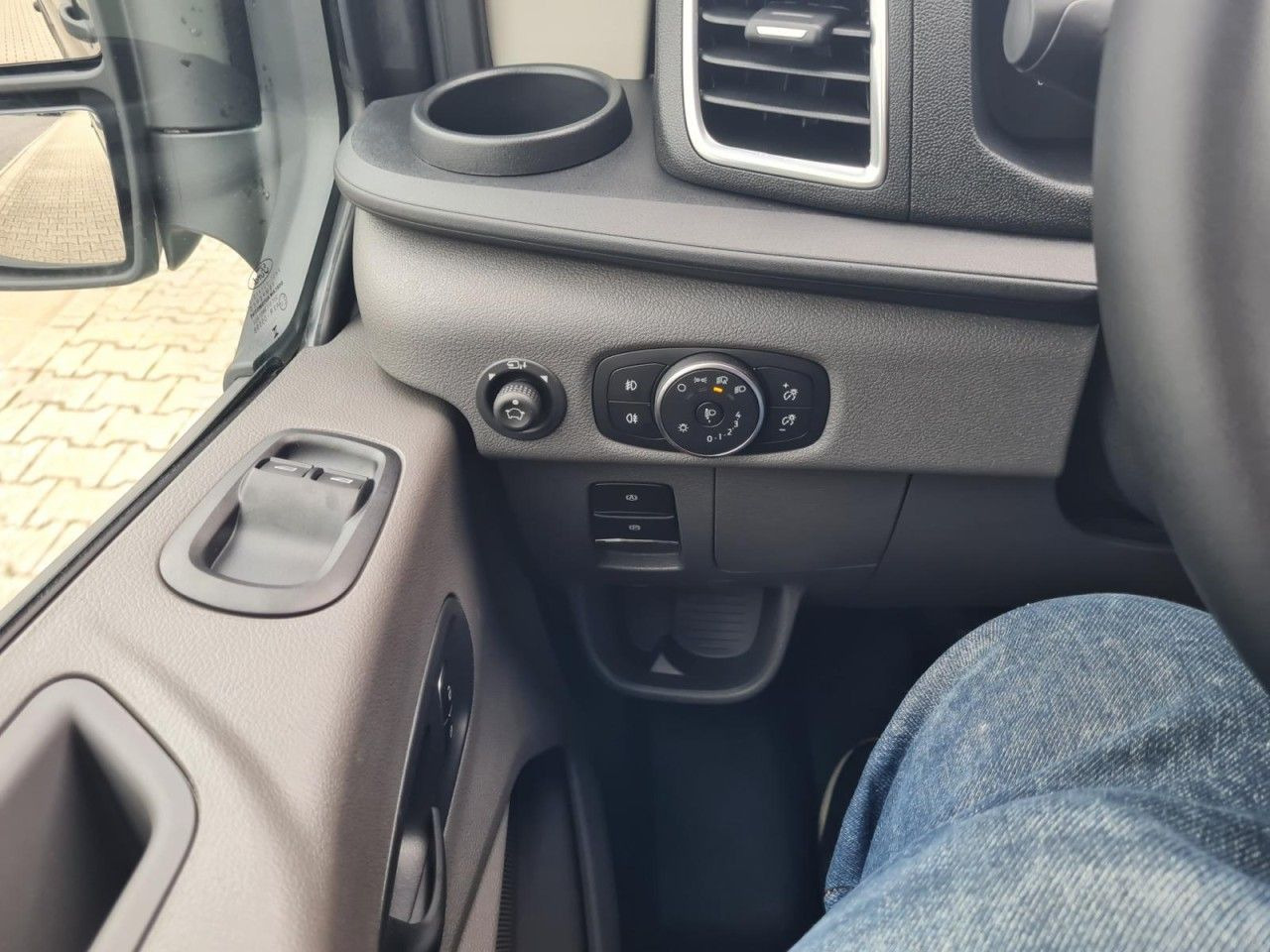 Lease a  Ford Transit 350 Kasten TDCi L3H2 Trend KAMERA AHK Ford Transit 350 Kasten TDCi L3H2 Trend KAMERA AHK: picture 20