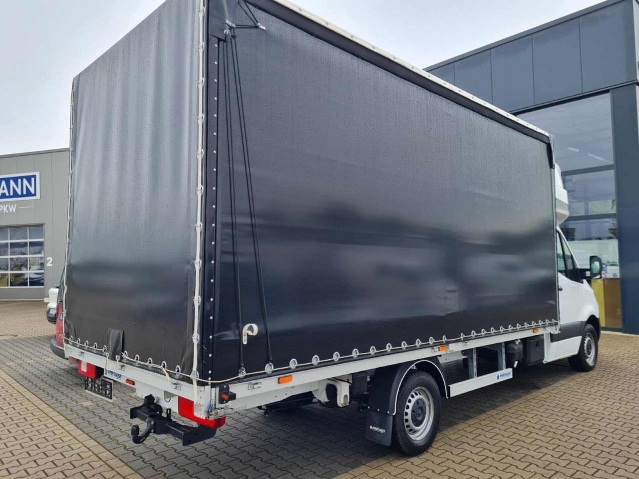 Mercedes-Benz Sprinter 317 AG Pritsche Schiebe Plane Schlafkab - Curtain side van: picture 4 Mercedes-Benz Sprinter 317 AG Pritsche Schiebe Plane Schlafkab - Curtain side van: picture 4