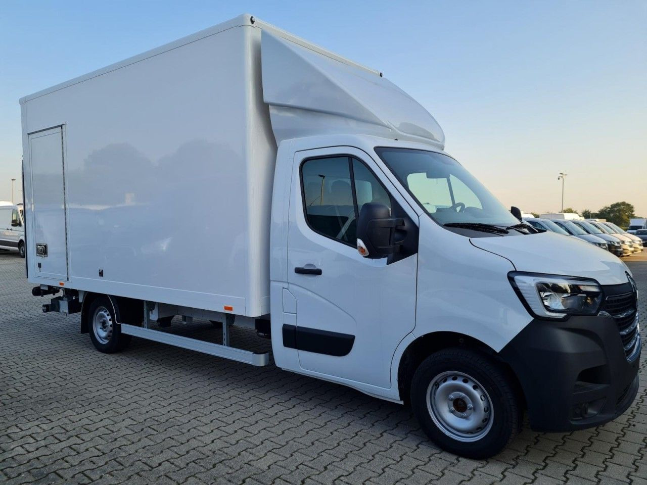 Renault Master 3.5t Möbel Koffer LBW KLIMA KOMFORT TEMPO - Box van: picture 3 Renault Master 3.5t Möbel Koffer LBW KLIMA KOMFORT TEMPO - Box van: picture 3