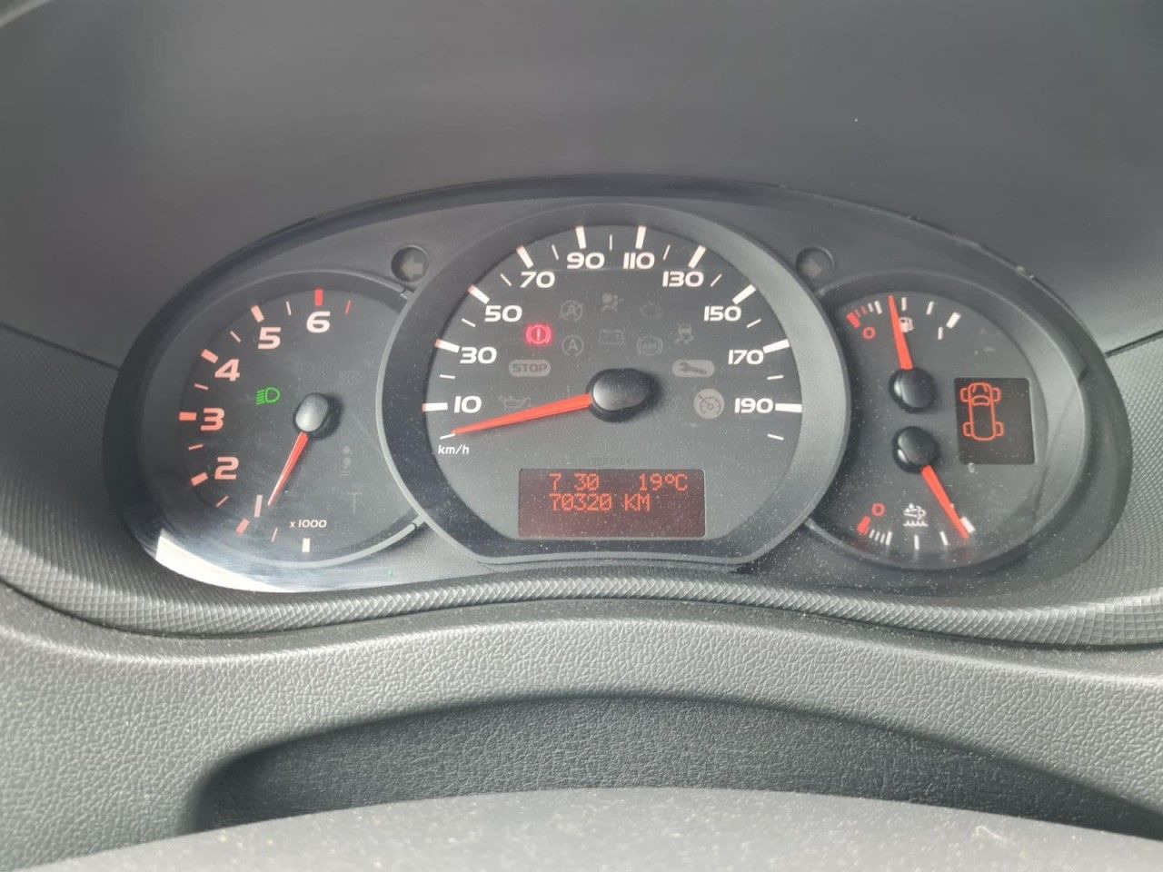 Lease a  Renault Master 35 Kasten LR Doka 6-Sitze 4x4 Allrad AHK Renault Master 35 Kasten LR Doka 6-Sitze 4x4 Allrad AHK: picture 10