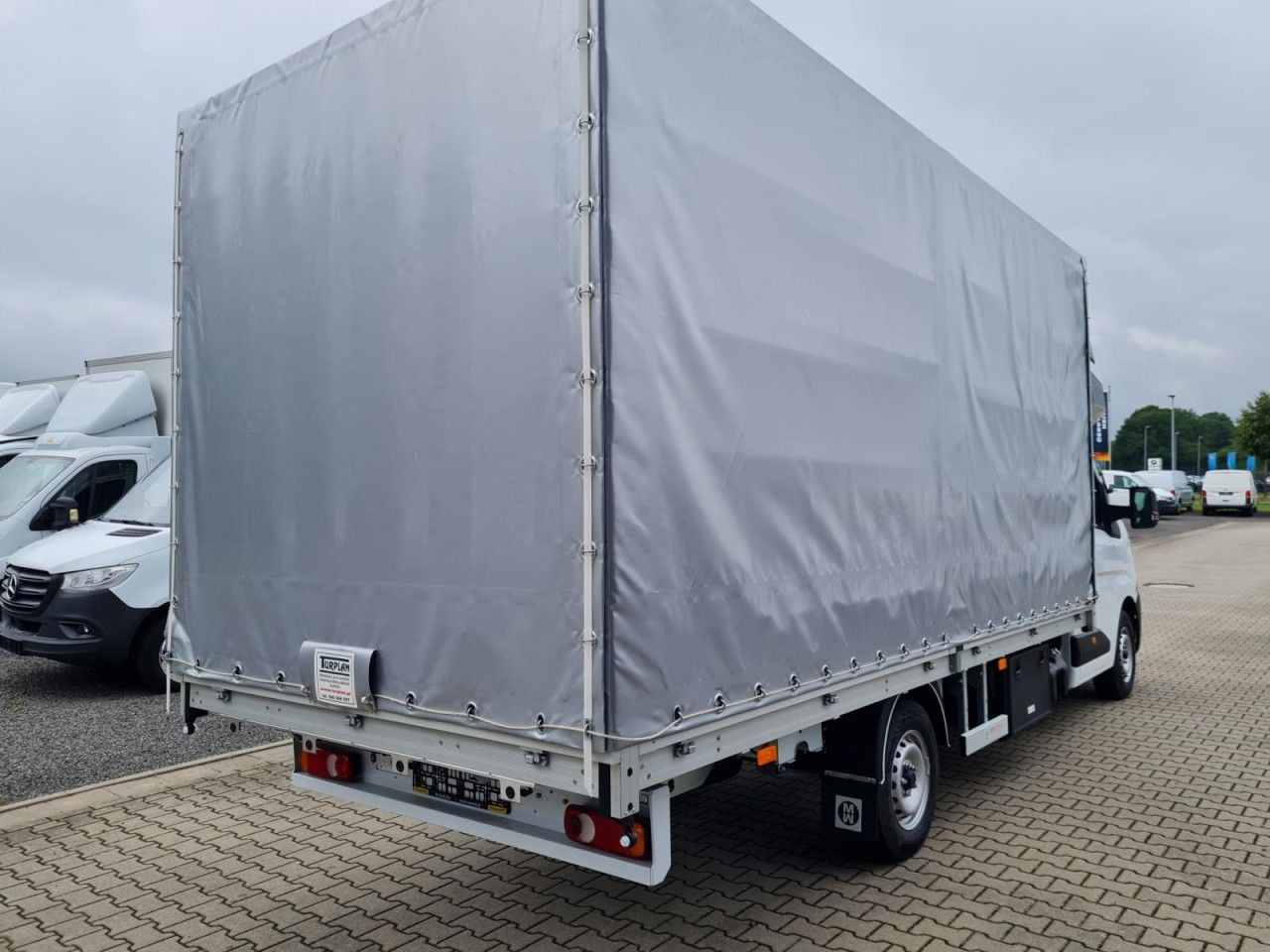 Renault Master 35 Pritsche Schiebe Plane Schlafkab Luftf - Curtain side van: picture 4 Renault Master 35 Pritsche Schiebe Plane Schlafkab Luftf - Curtain side van: picture 4