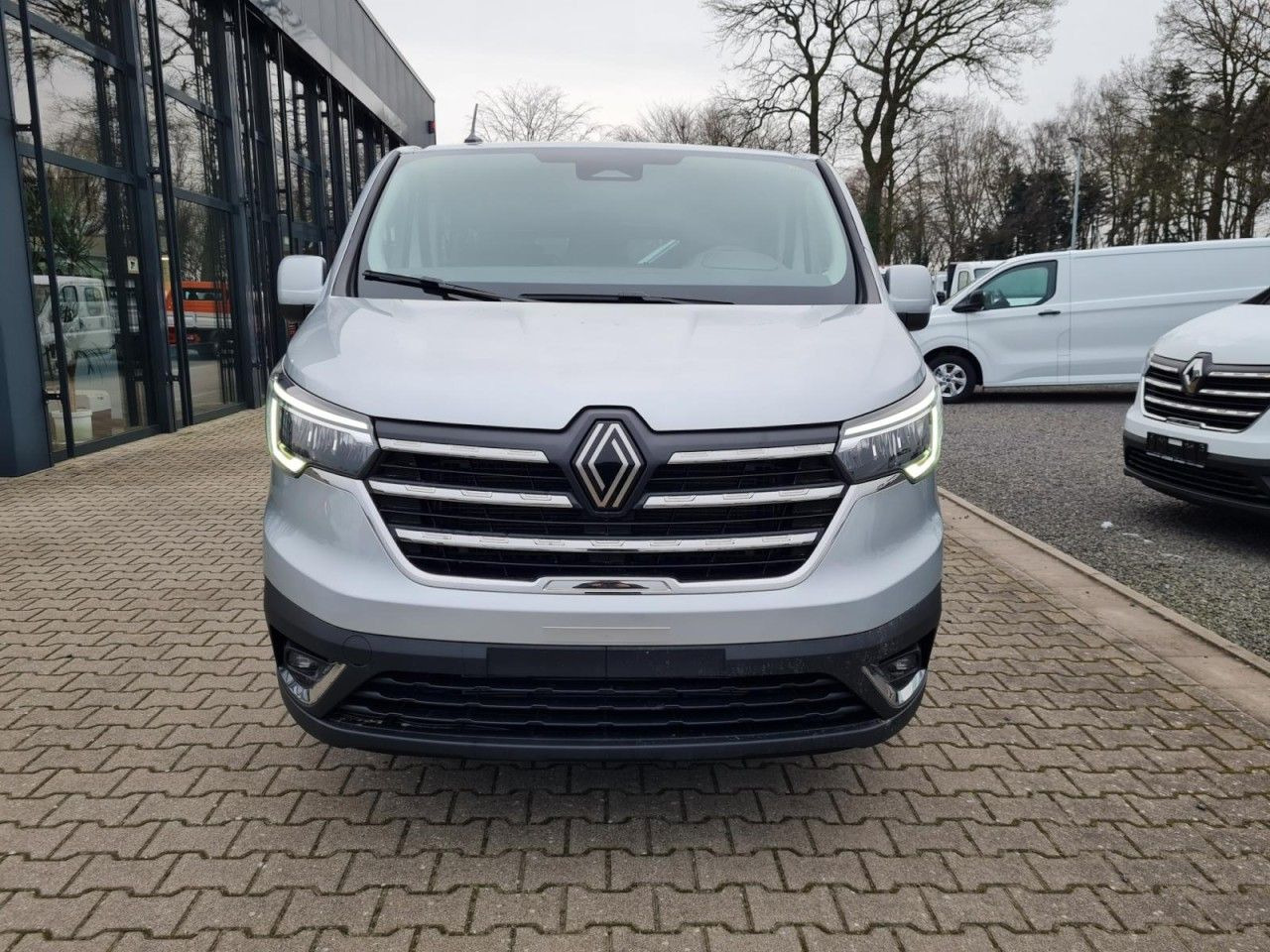 Renault Trafic Kombi 9-Sitze L2 Grand Equilibre KLIMA TE - Car: picture 2 Renault Trafic Kombi 9-Sitze L2 Grand Equilibre KLIMA TE - Car: picture 2