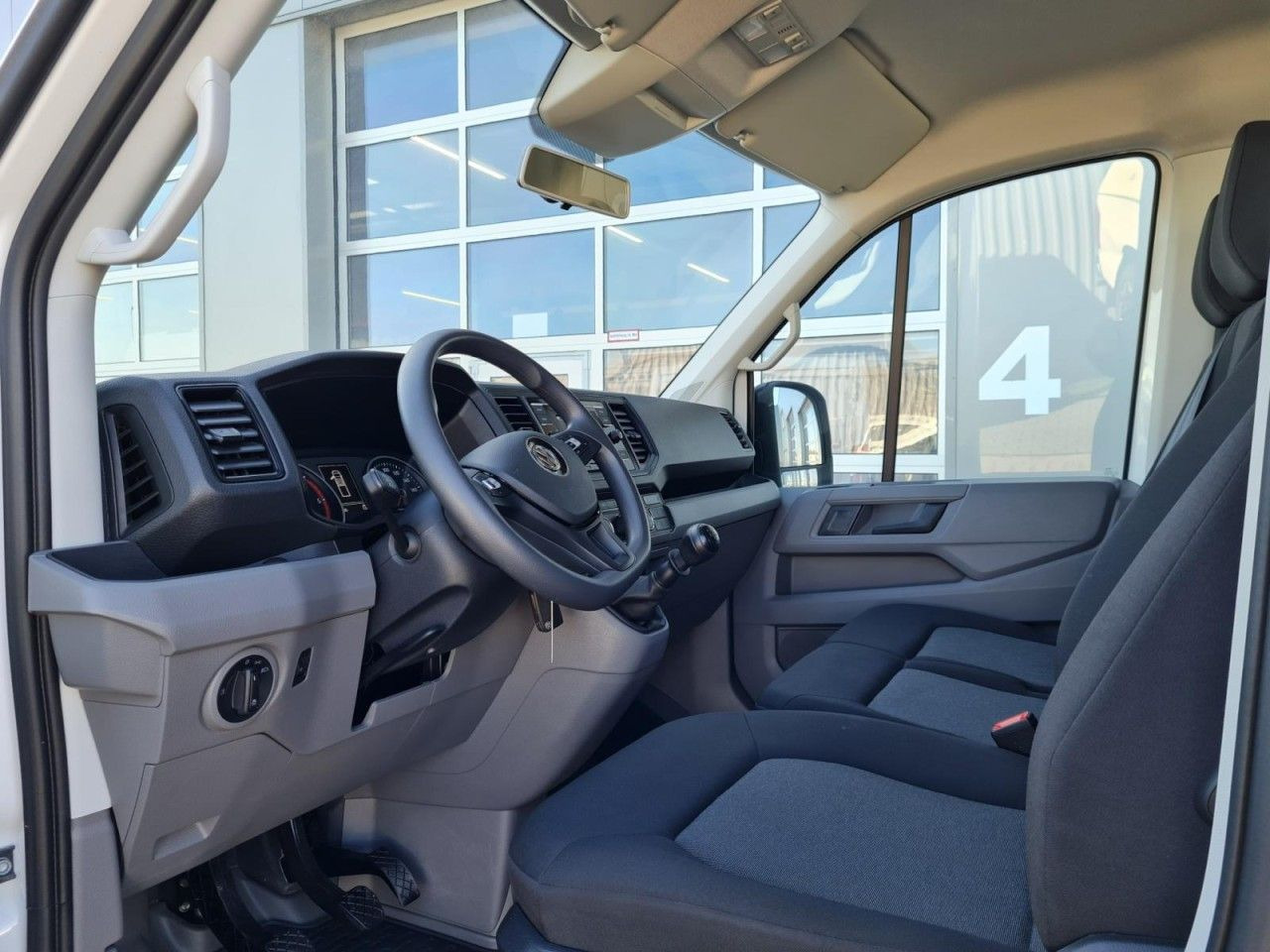 Volkswagen Crafter 35 Doka Maxi lang 7-Sitze AHK KLIMA KOMF - Flatbed van: picture 2 Volkswagen Crafter 35 Doka Maxi lang 7-Sitze AHK KLIMA KOMF - Flatbed van: picture 2