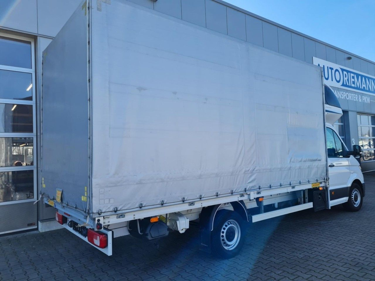 Volkswagen Crafter 35 Pritsche Plane Schlafkabine LED TEMPO - Curtain side van: picture 4 Volkswagen Crafter 35 Pritsche Plane Schlafkabine LED TEMPO - Curtain side van: picture 4