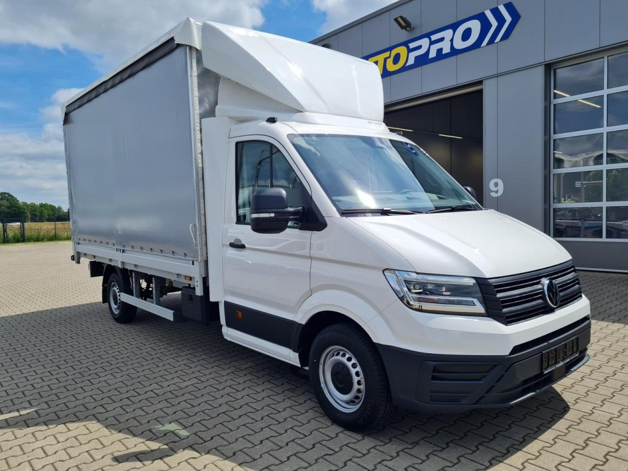 Volkswagen Crafter 35 TDI Pritsche Schiebe Plane LED TEMPOM - Curtain side van: picture 3 Volkswagen Crafter 35 TDI Pritsche Schiebe Plane LED TEMPOM - Curtain side van: picture 3