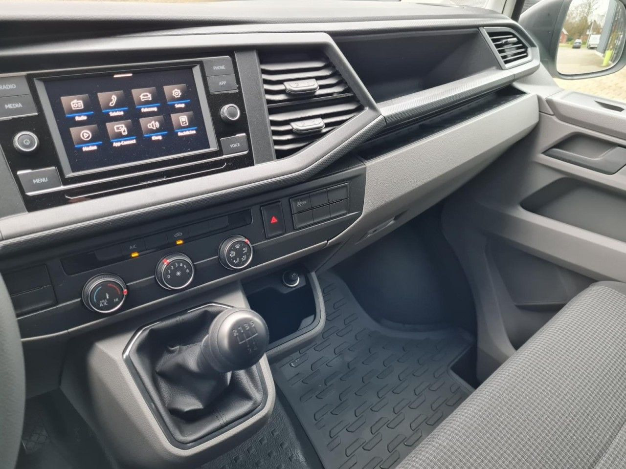Small van Volkswagen T6.1 Kasten KR Heckklappe KAMERA KLIMA Navi App: picture 9