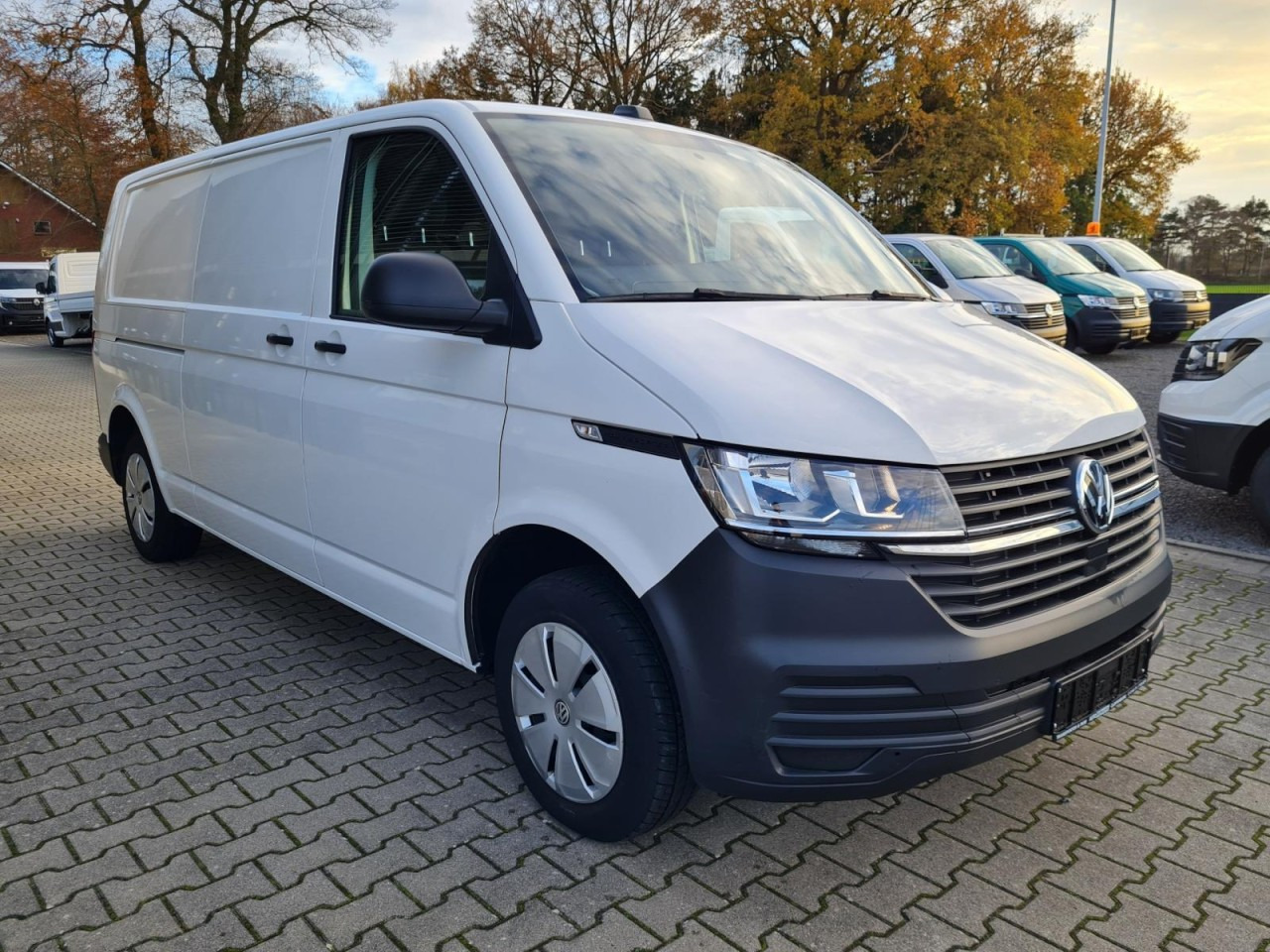 Volkswagen T6.1 Kasten TDI lang L2H1 DSG PDC KLIMA KAMERA - Small van: picture 3 Volkswagen T6.1 Kasten TDI lang L2H1 DSG PDC KLIMA KAMERA - Small van: picture 3