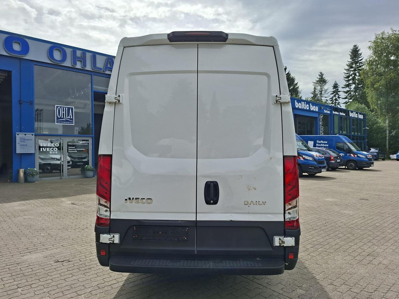 Iveco Daily 35S16V Klima 4100 115 kW (156 PS), Auto... - Panel van: picture 4 Iveco Daily 35S16V Klima 4100 115 kW (156 PS), Auto... - Panel van: picture 4
