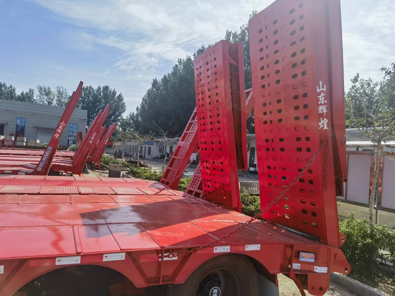 HUI HUANG AUTO - Dropside/ Flatbed semi-trailer: picture 2 HUI HUANG AUTO - Dropside/ Flatbed semi-trailer: picture 2