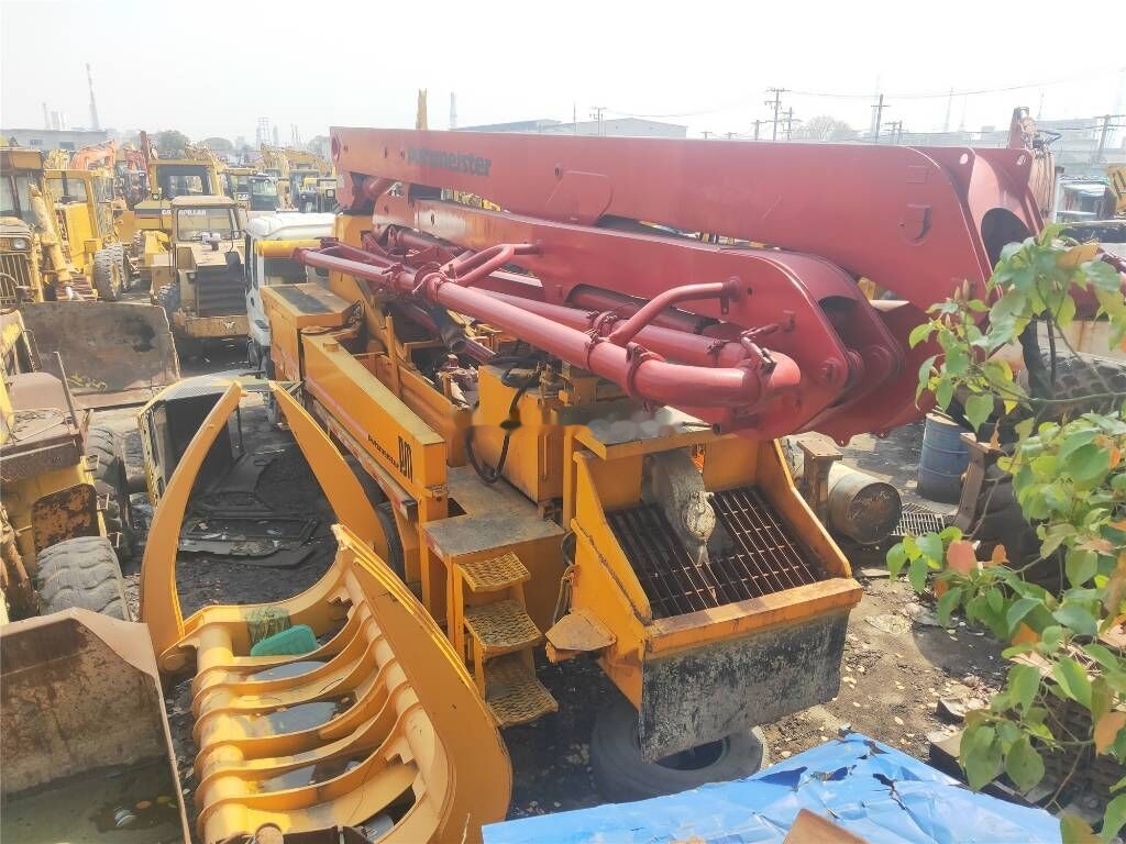 Isuzu Putzmeister on chassis - Concrete pump truck: picture 3 Isuzu Putzmeister on chassis - Concrete pump truck: picture 3