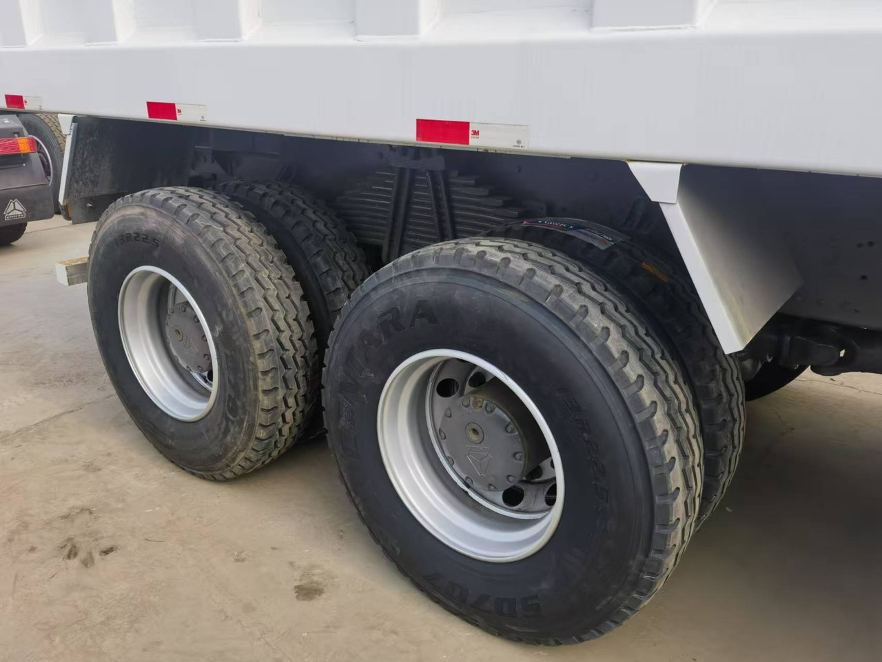 Sinotruk HOWO 375 6*4 Dump truck - Tipper: picture 4 Sinotruk HOWO 375 6*4 Dump truck - Tipper: picture 4