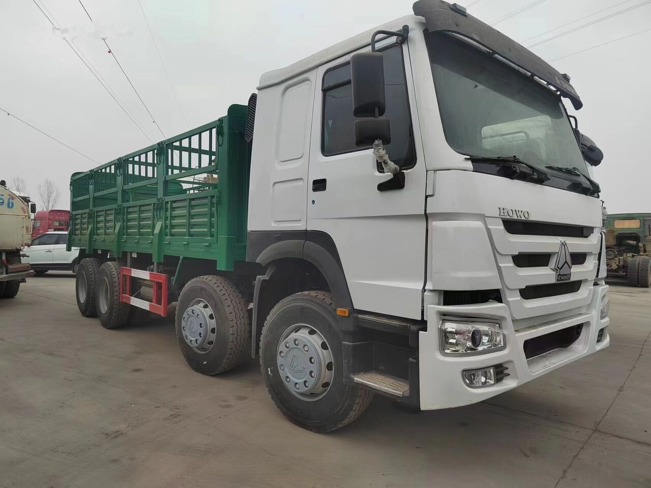 Sinotruk HOWO 8*4 Fence Truck - Dropside/ Flatbed truck: picture 3 Sinotruk HOWO 8*4 Fence Truck - Dropside/ Flatbed truck: picture 3
