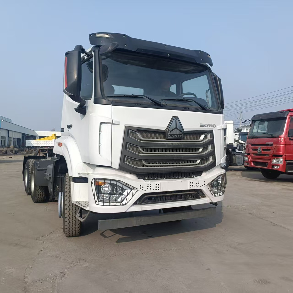 Sinotruk HOHAN 6*4 Tractor - Tractor unit: picture 3 Sinotruk HOHAN 6*4 Tractor - Tractor unit: picture 3