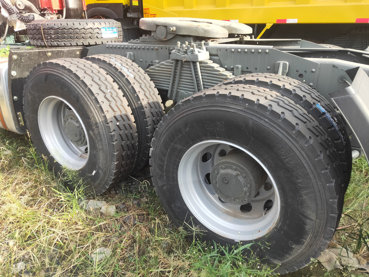 Sinotruk HOWO 371 6*4 Tractor - Tractor unit: picture 3 Sinotruk HOWO 371 6*4 Tractor - Tractor unit: picture 3