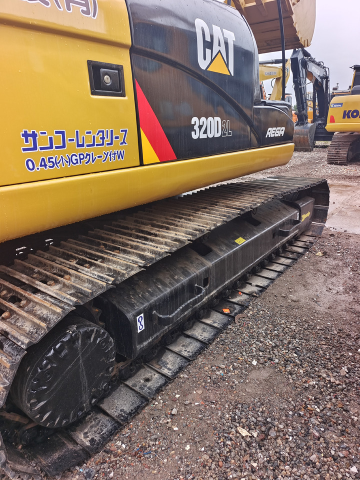 Crawler excavator CAT 320D2L: picture 10