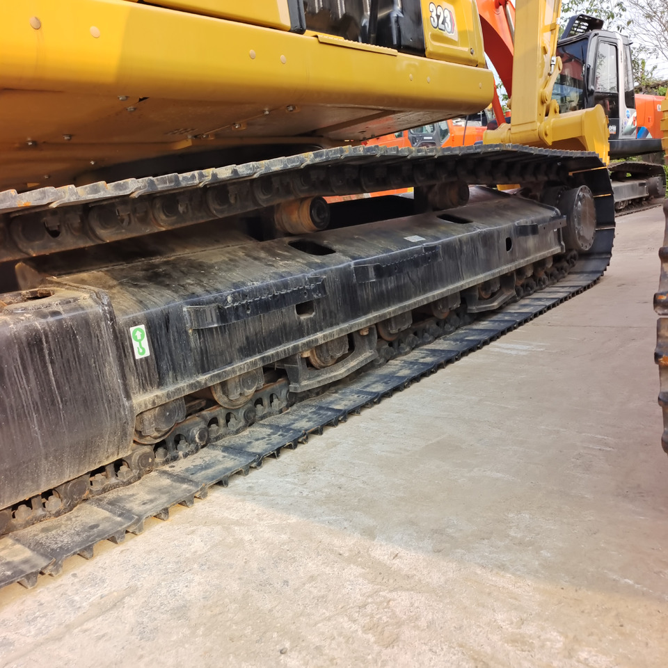 CAT 323 - Crawler excavator: picture 5 CAT 323 - Crawler excavator: picture 5