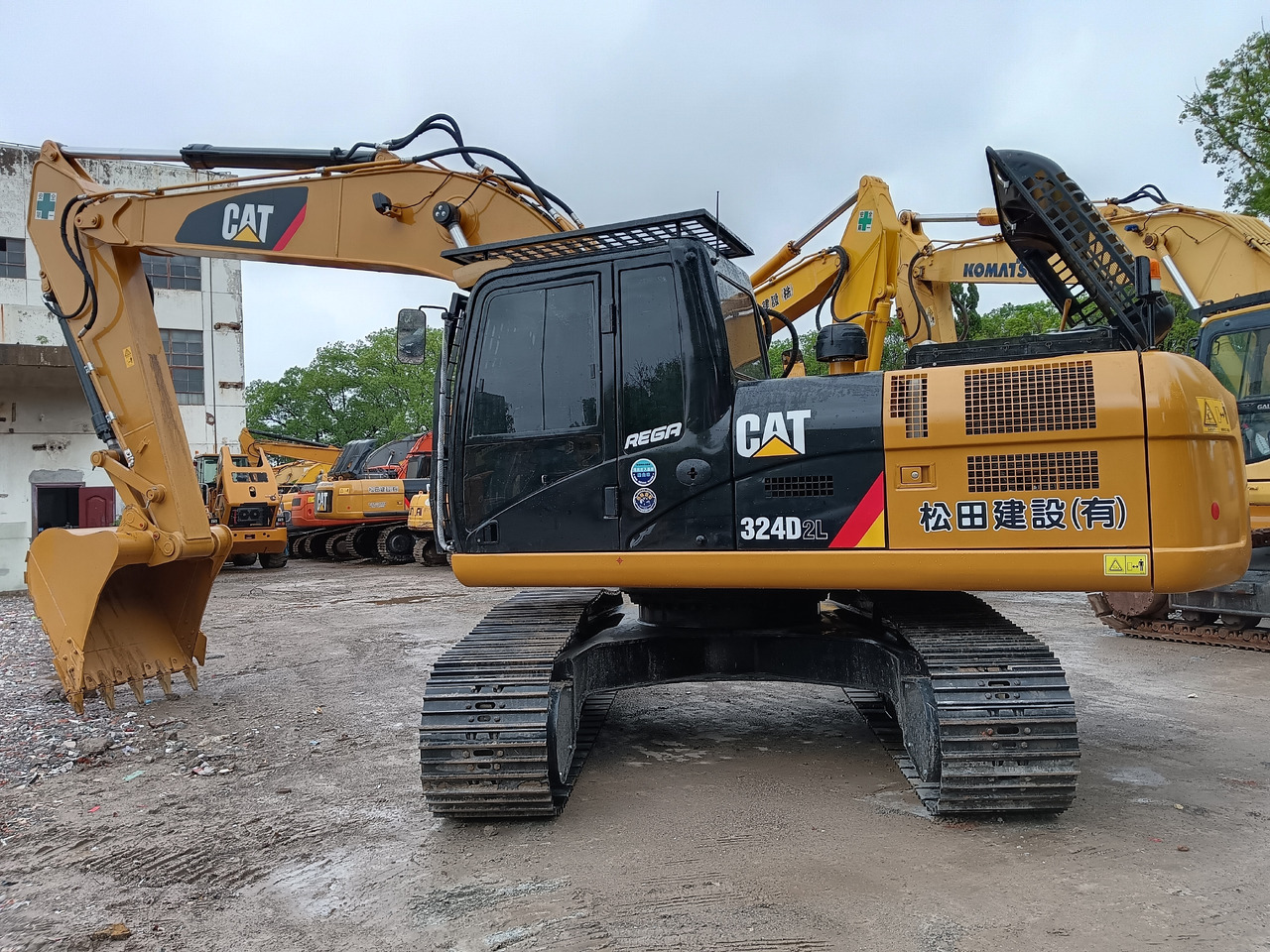 CAT 324DL - Crawler excavator: picture 1 CAT 324DL - Crawler excavator: picture 1
