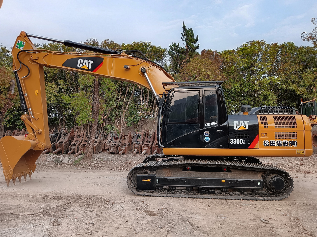 CATERPILLAR 324DL - Crawler excavator: picture 1 CATERPILLAR 324DL - Crawler excavator: picture 1