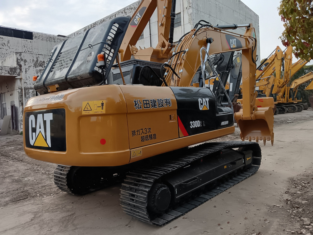 CATERPILLAR 324DL - Crawler excavator: picture 2 CATERPILLAR 324DL - Crawler excavator: picture 2